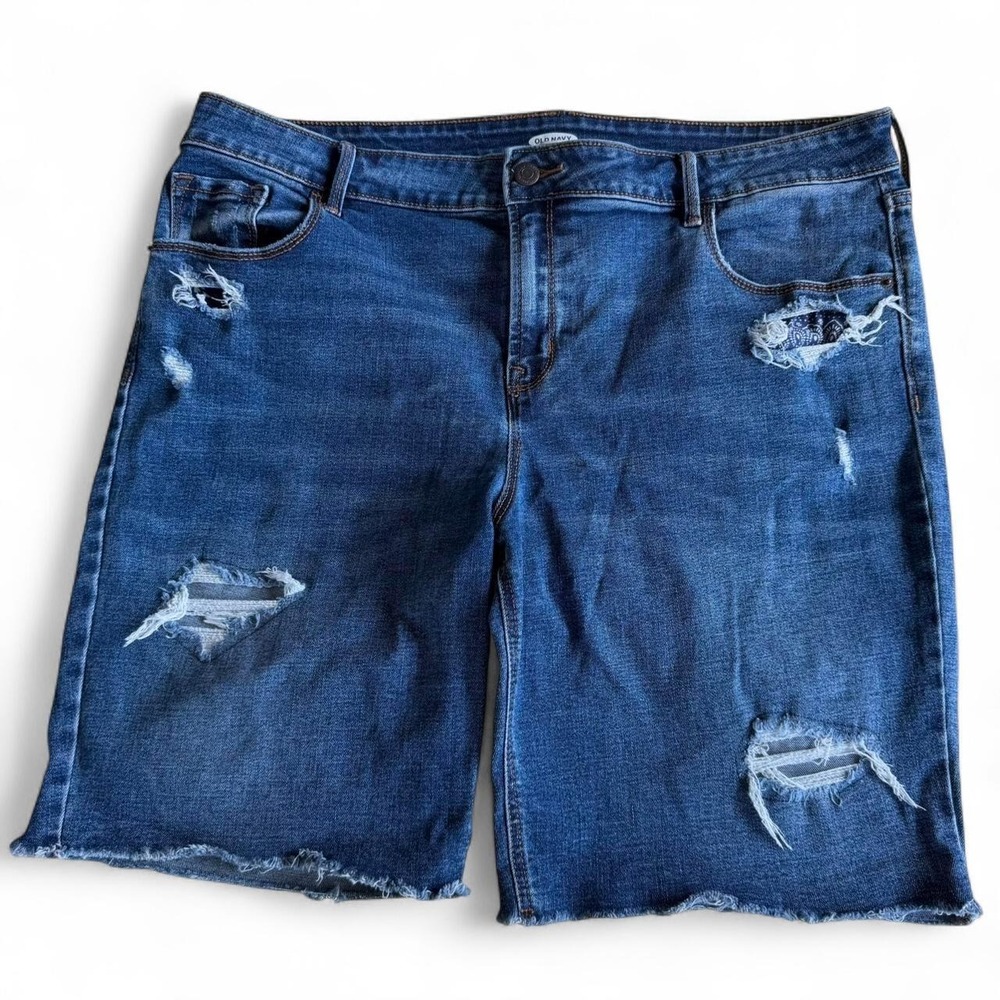 Old Navy Distressed Bermuda Denim Shorts | Y2K Indie Grunge Raw Hem | Size 16